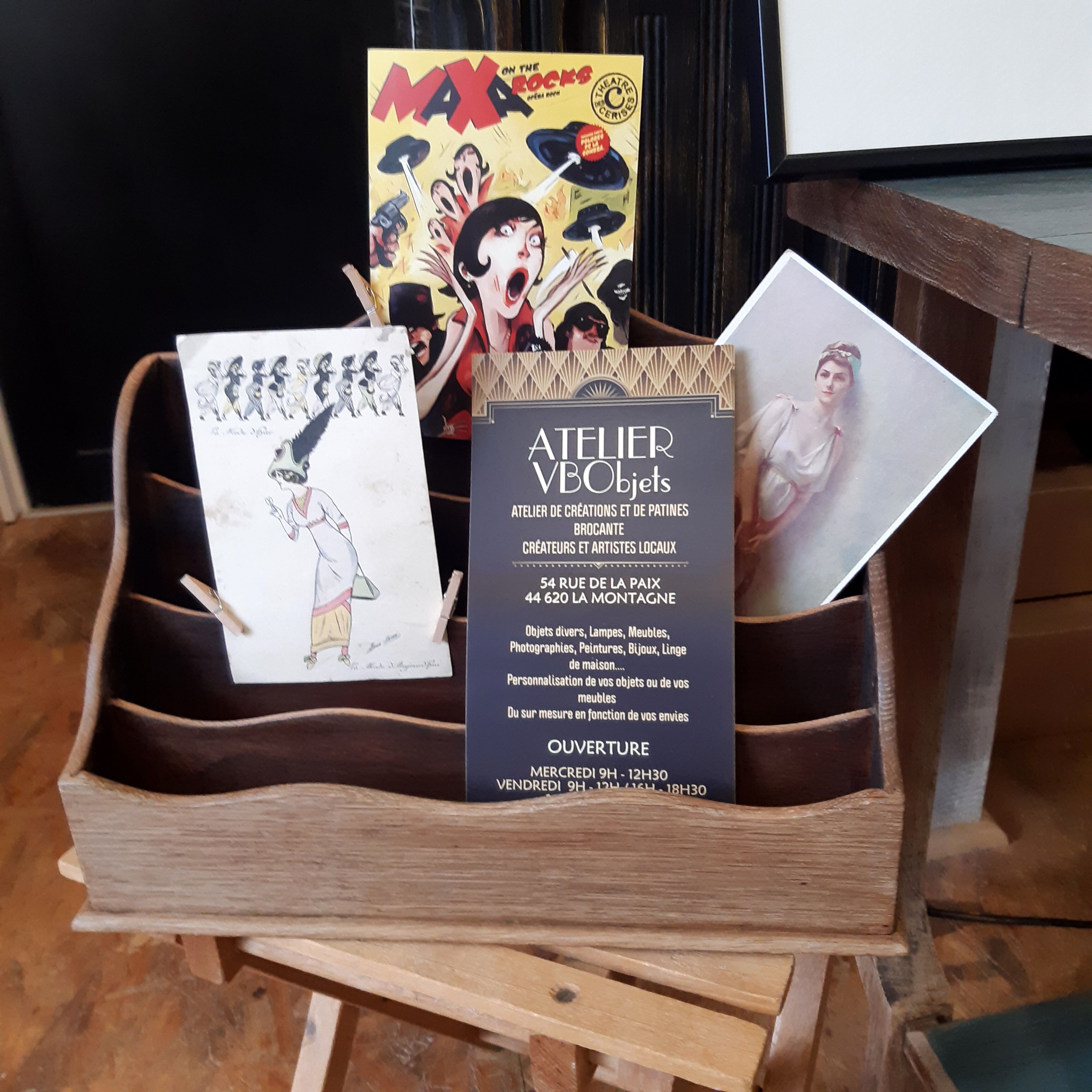 mail, wood, vintage door