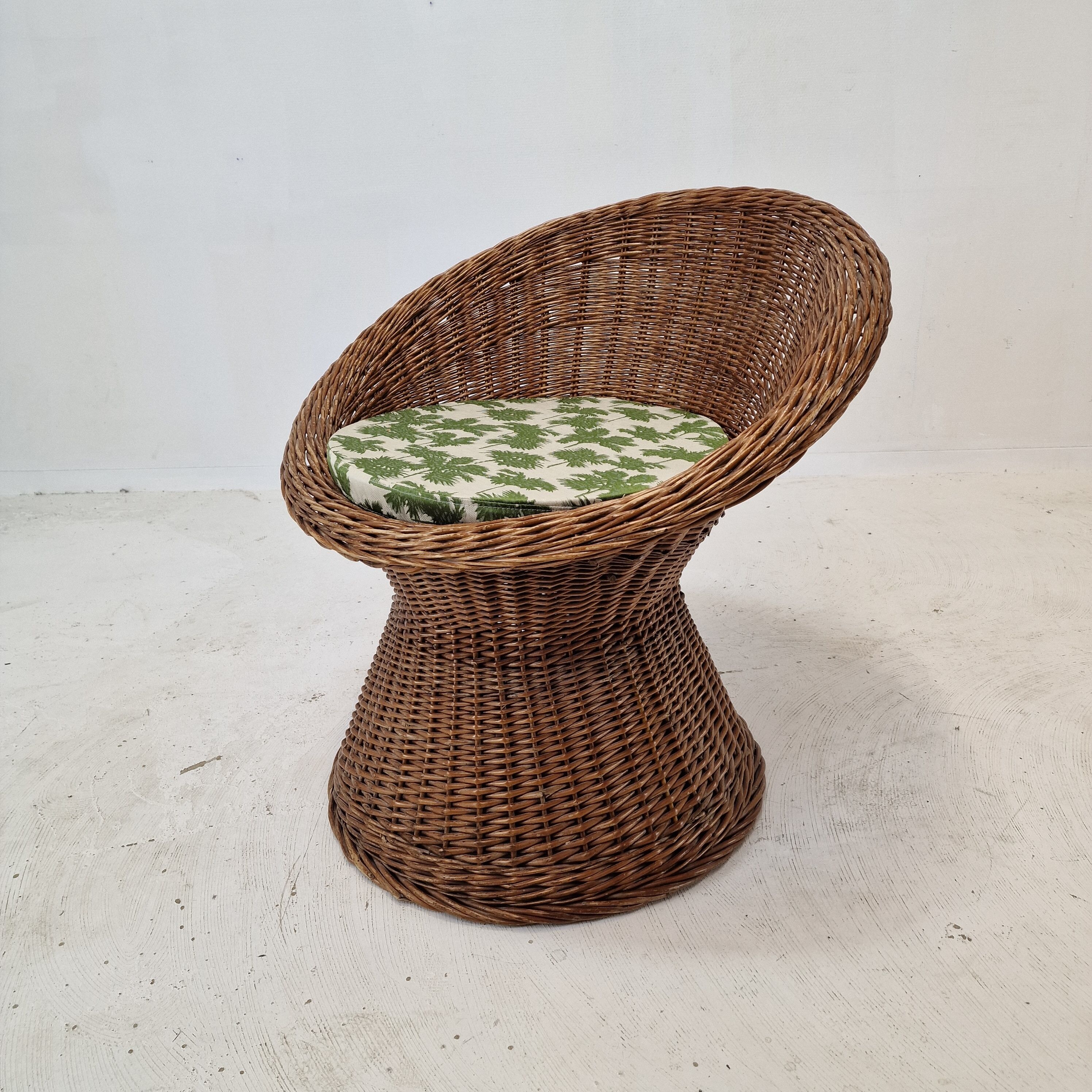 Pair of italian wicker lounge chairs, 1960's