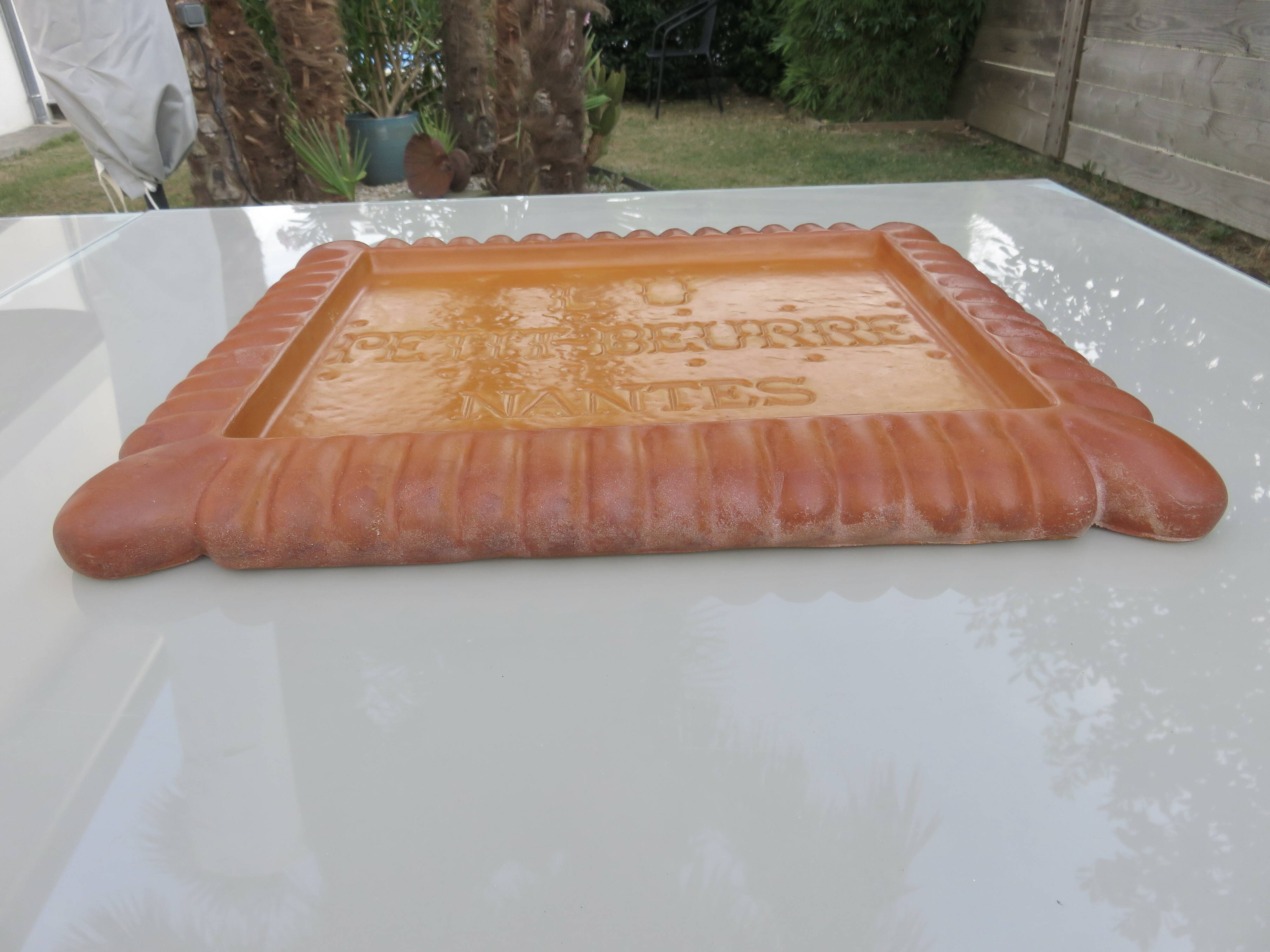 Decorative serving tray in resin, 1960s