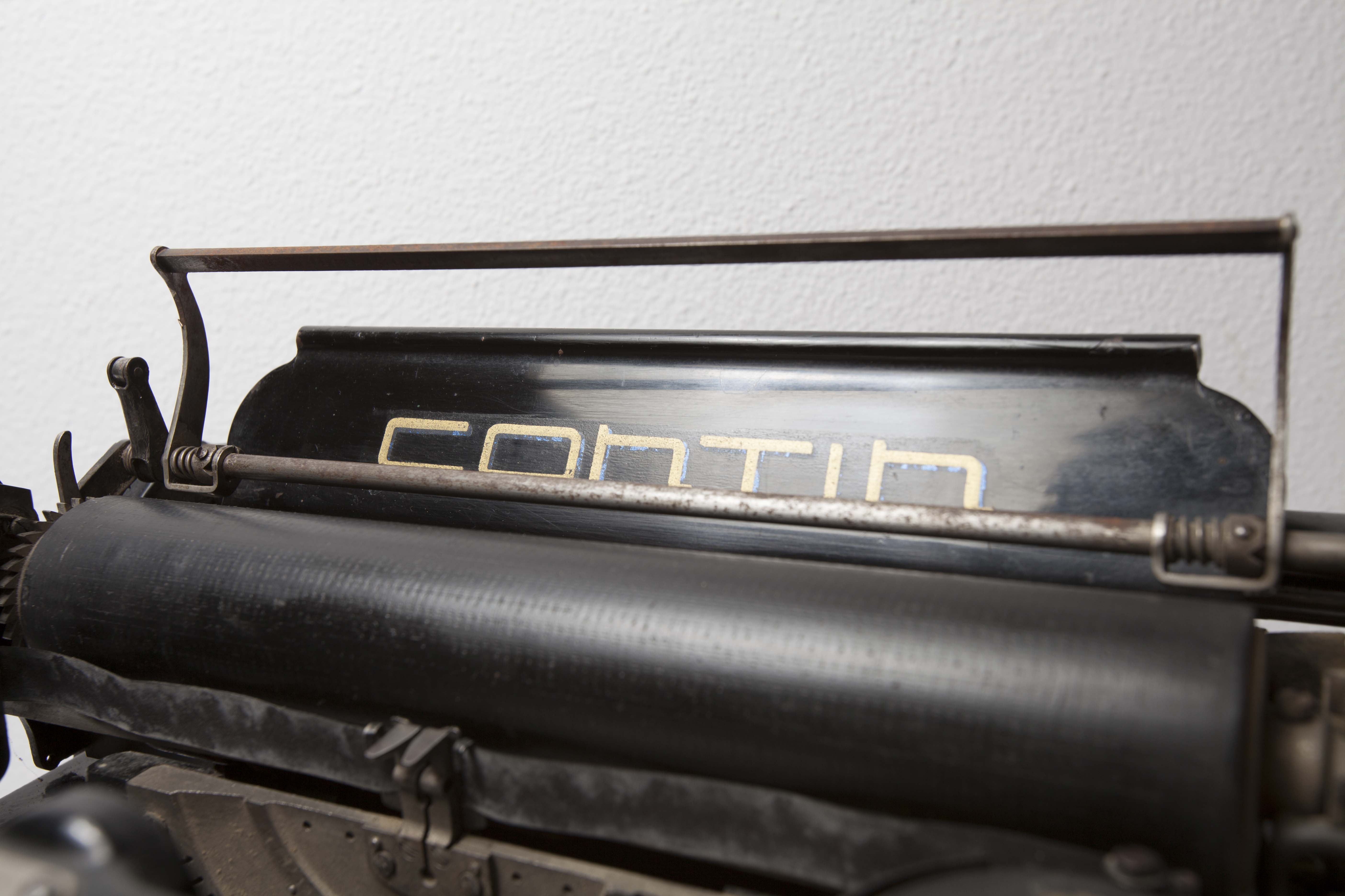 Typewriter continsouza 20s