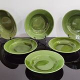 Hollow plates in glazed glazed ceramic green