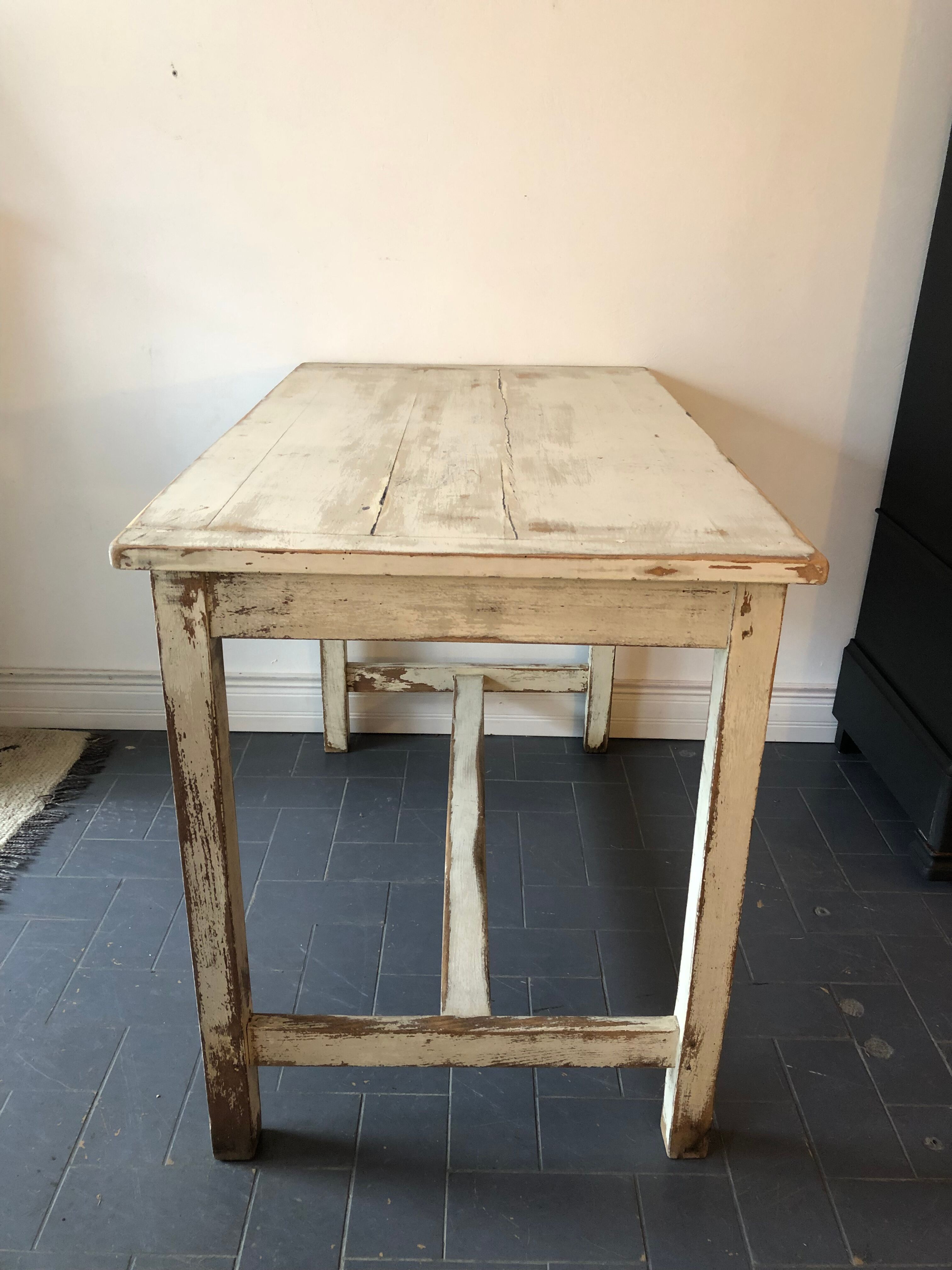 Old-sandfarm table