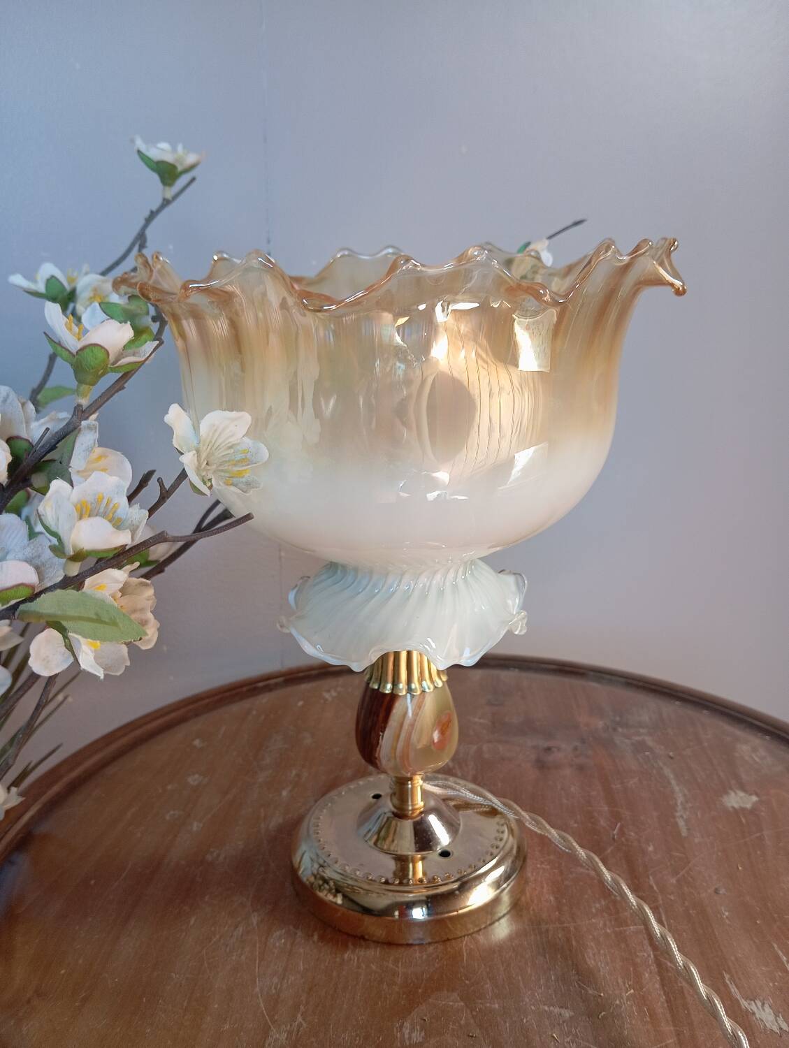 Vintage living room lamp with a granny chic atmosphere