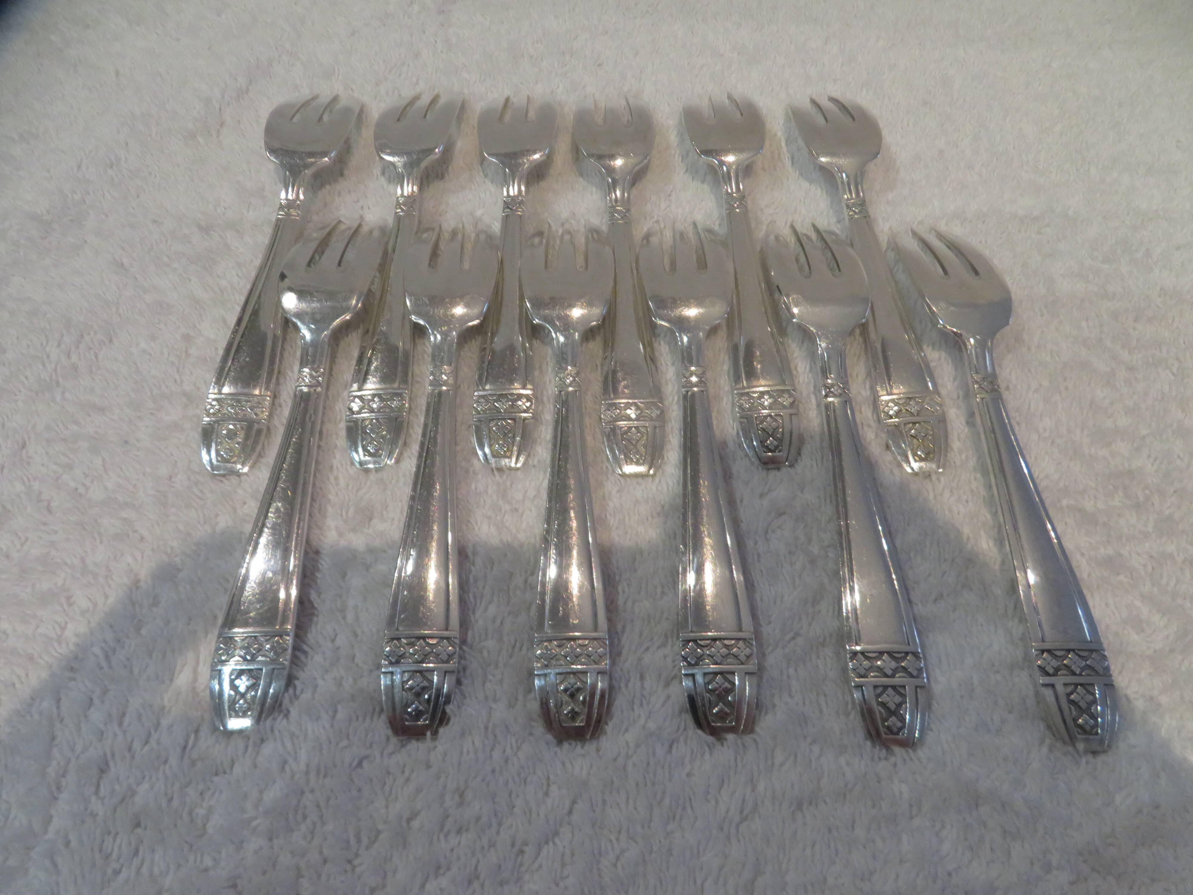 12 silver plated cake forks, goldsmith AH Grand Prix Monaco 14cm