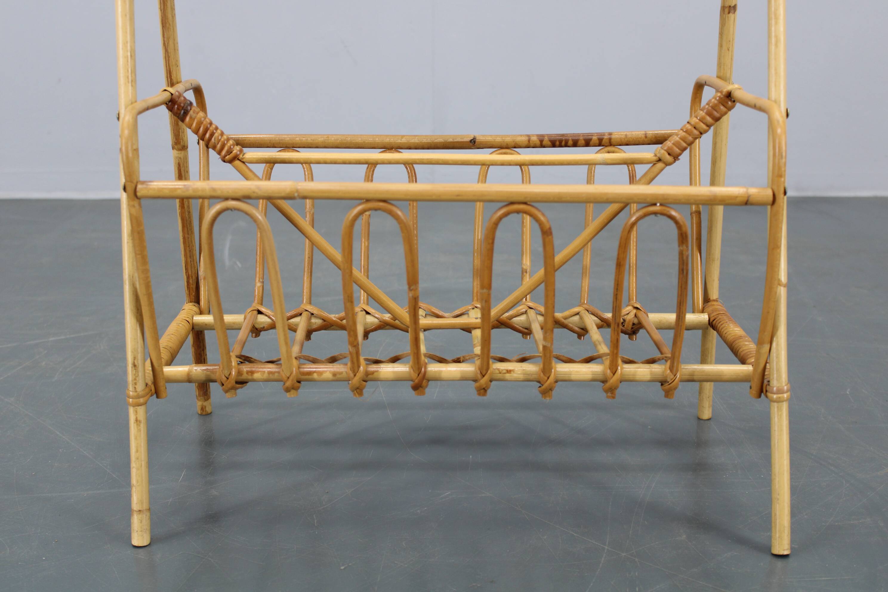 1970s Rattan Newspaper and Magazine Stand with Glass Top, Italy