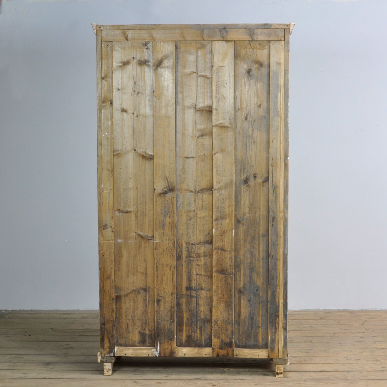 Antique pine cabine, circa 1920