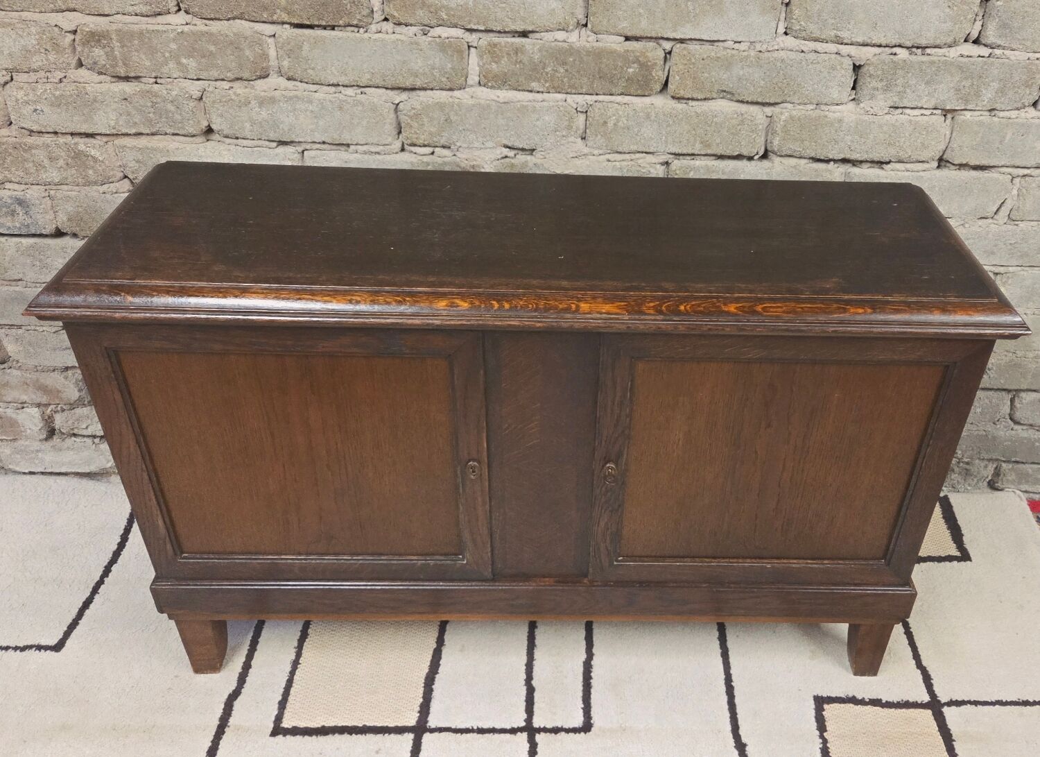 Vintage two-body display cabinet in oak from the 1950s.