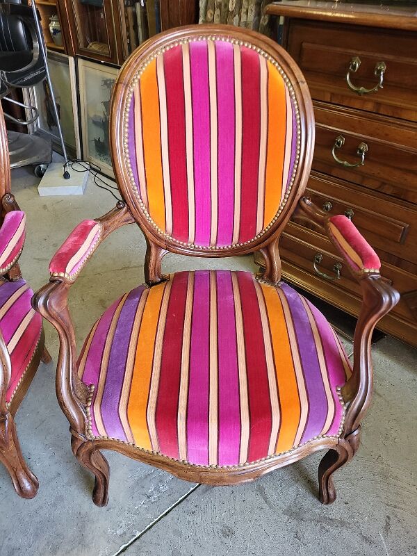 Pair of armchairs louis philippe medaillon walnut of the xix th century