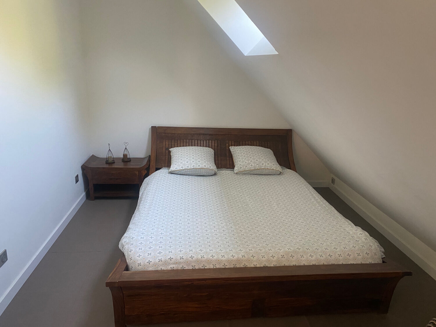 Bed and bedside tables