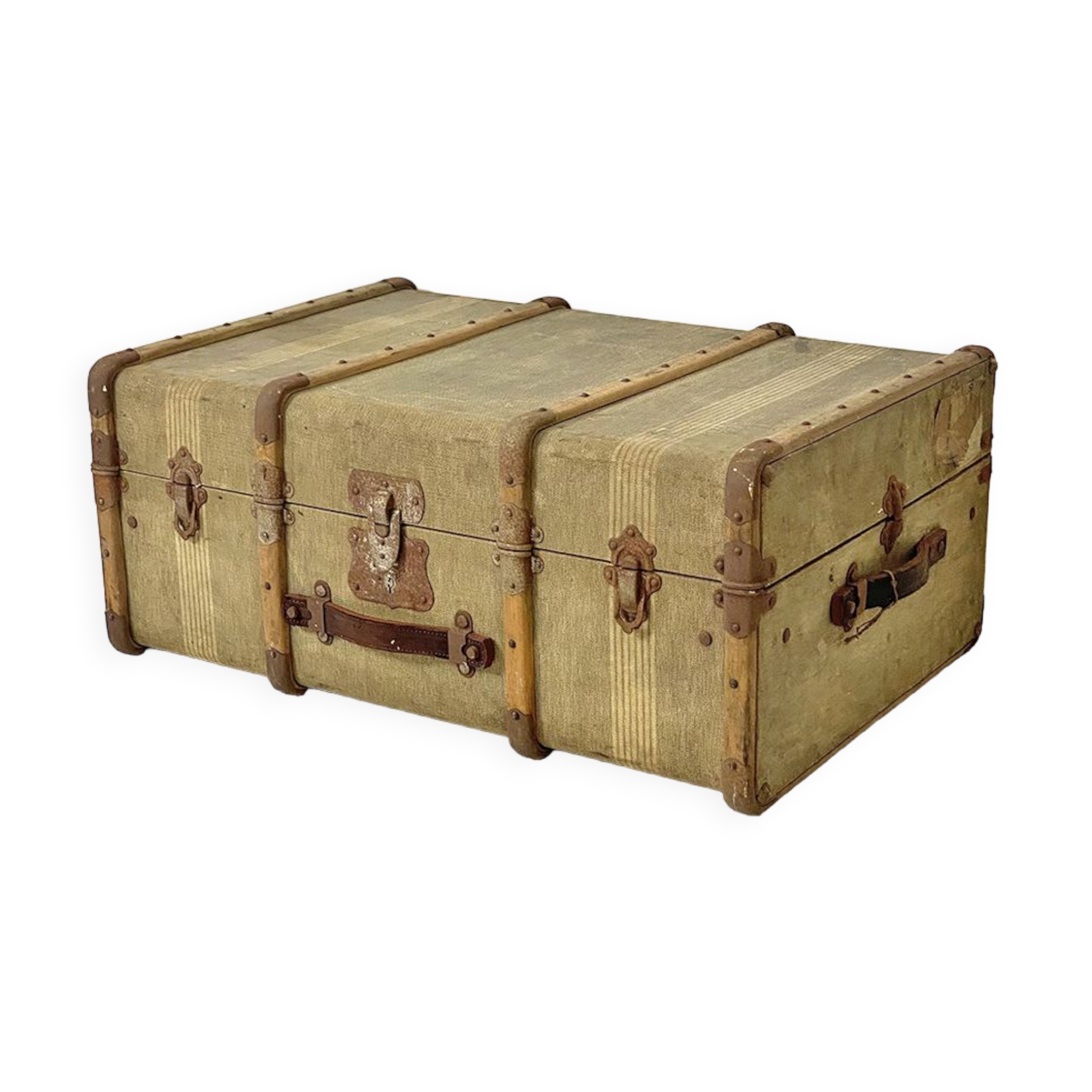Travel trunk 30s