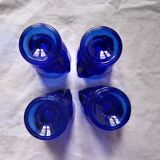 4 coquetiers en forme de poule en verre bleu cobalt