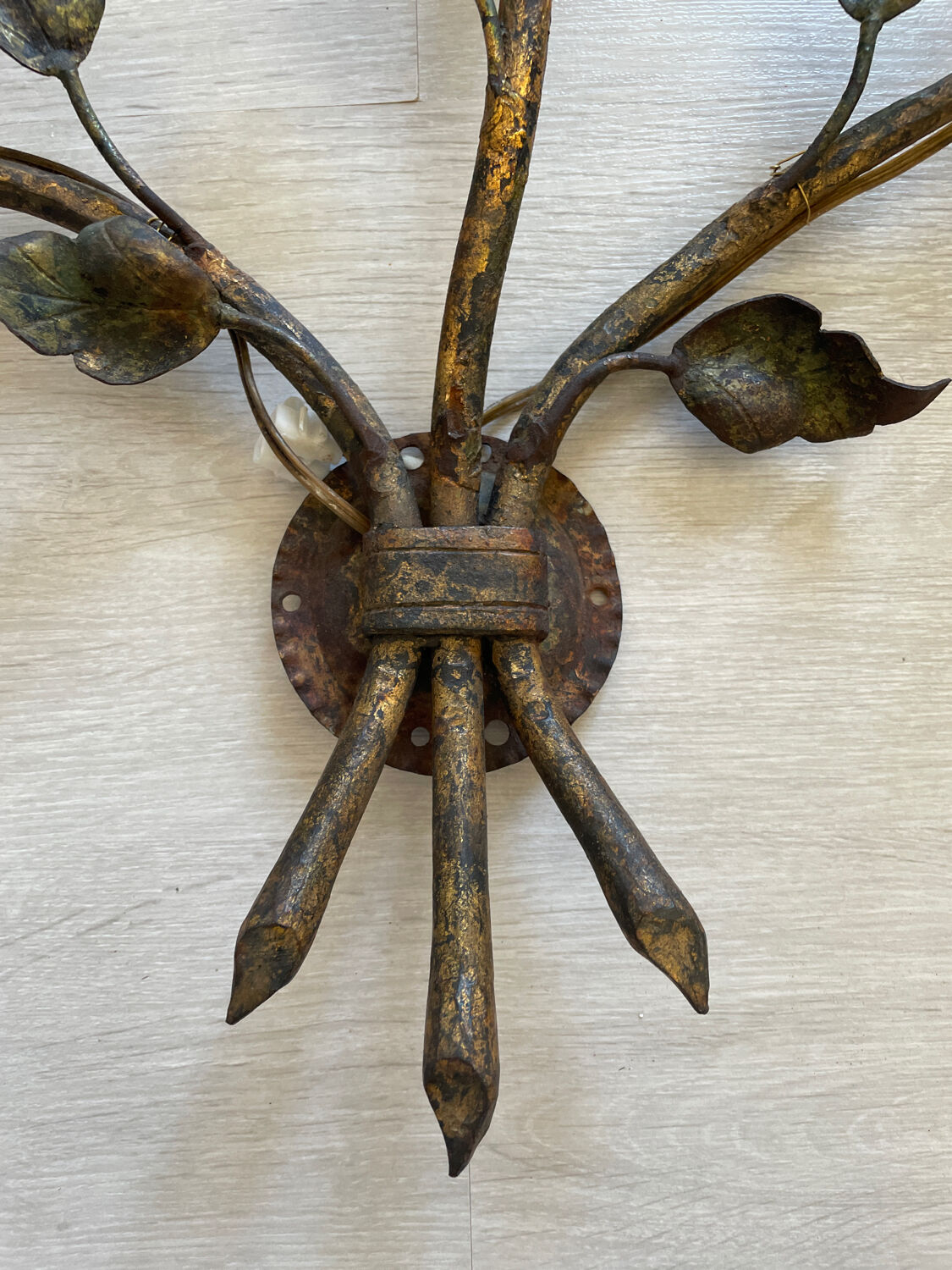 Large wall lamp 1950, gilded wrought iron "leaves"