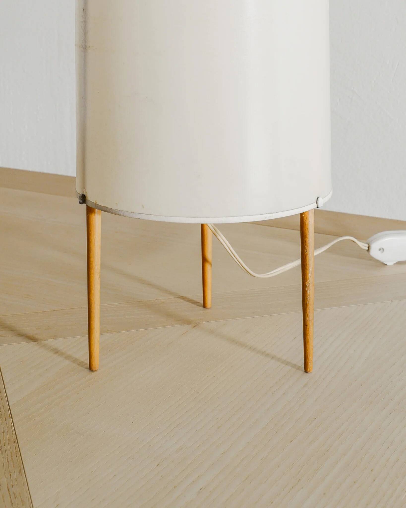 Vintage Mid Century "No 9" Desk Table Lamp by Isamu Noguchi, 1940s