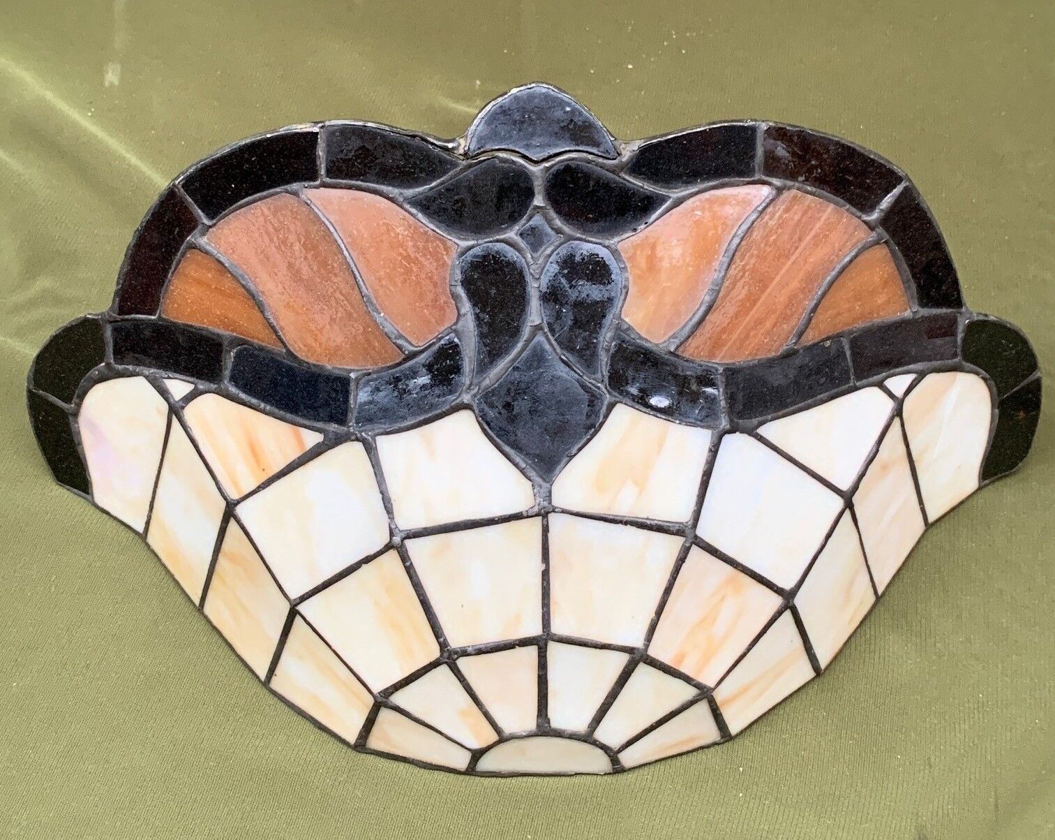 Tiffany-style wall lamp