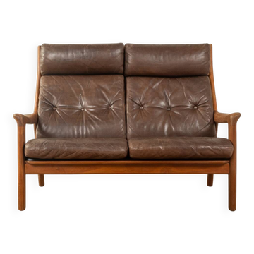 Two-seater leather sofa by Georg Thams for A/S Vejen Polstermøbelfabrik
