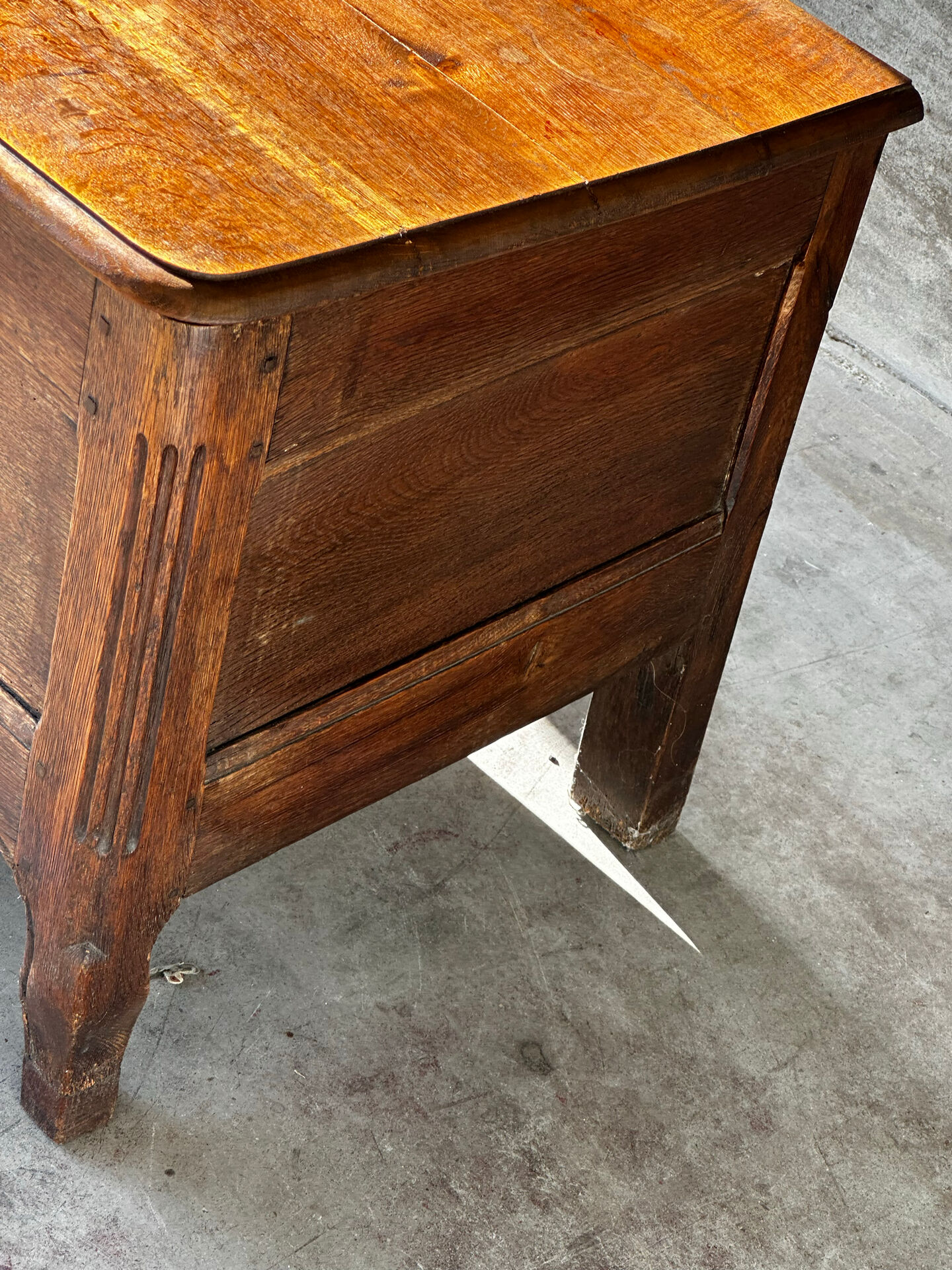 French provincial chest in carved and pegged solid oak, 18th century.