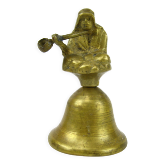 Clochette de table, fumeur de pipe