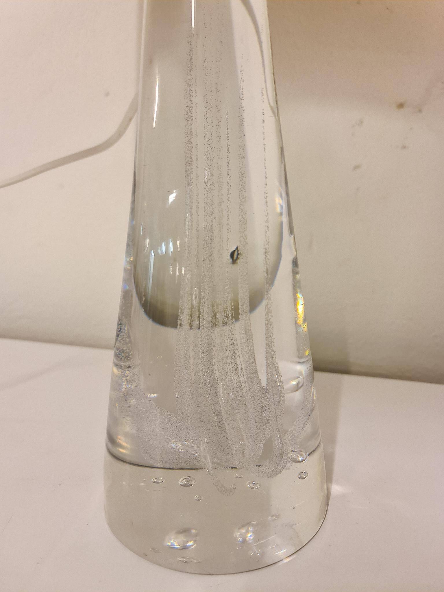 Mid-century crystal glass table lamp by Vicke Lindstrand, Kosta, Sweden.