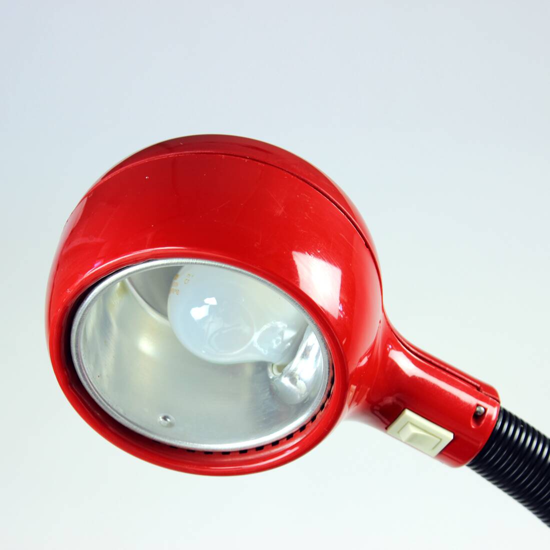 Lampe de table rouge Space Age en plastique, Hongrie 1960