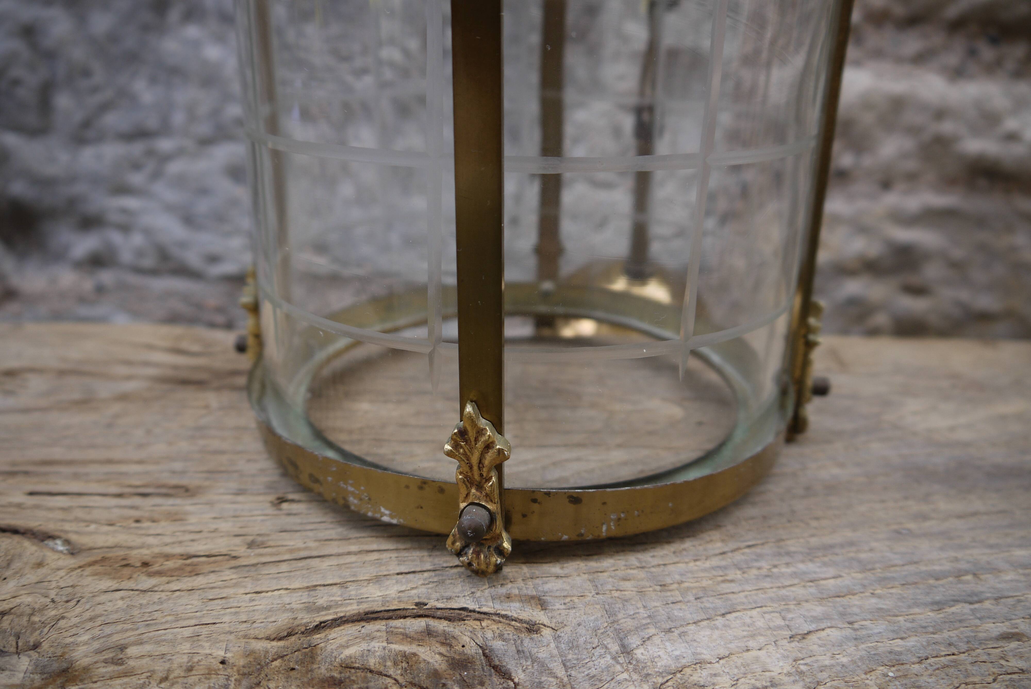 Lantern in brass and chissed glass