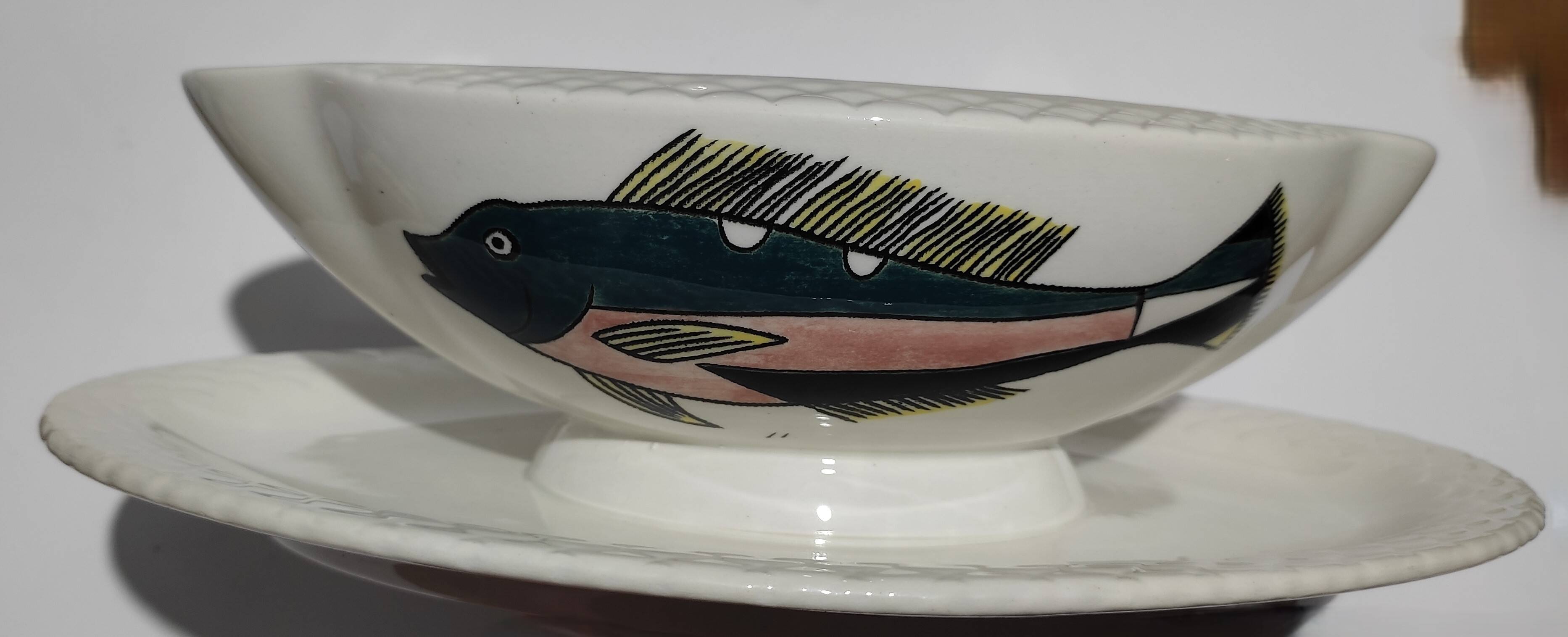 Sauceboat Gien model Ha Long Bay