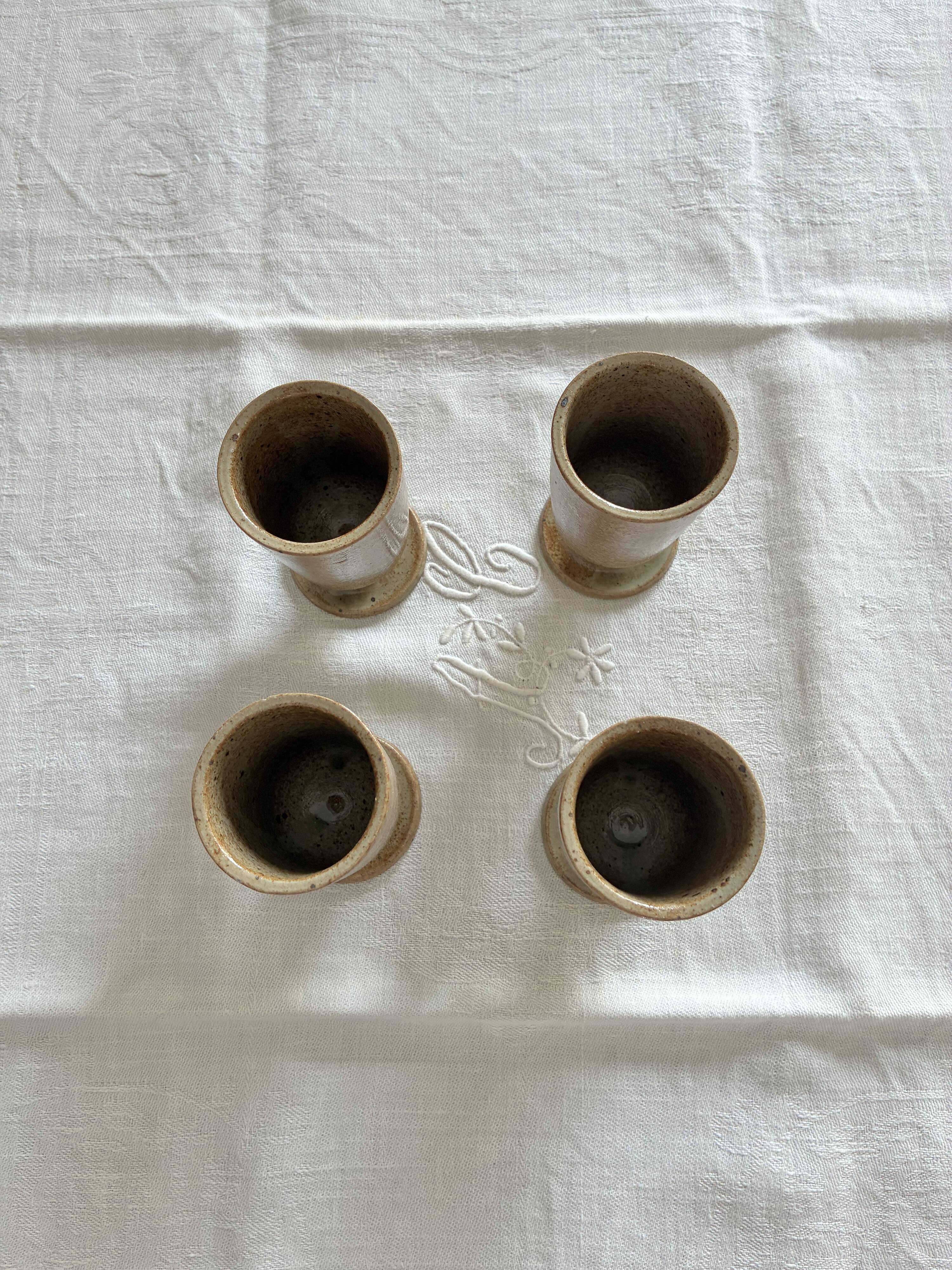 Set of 4 stoneware mugs