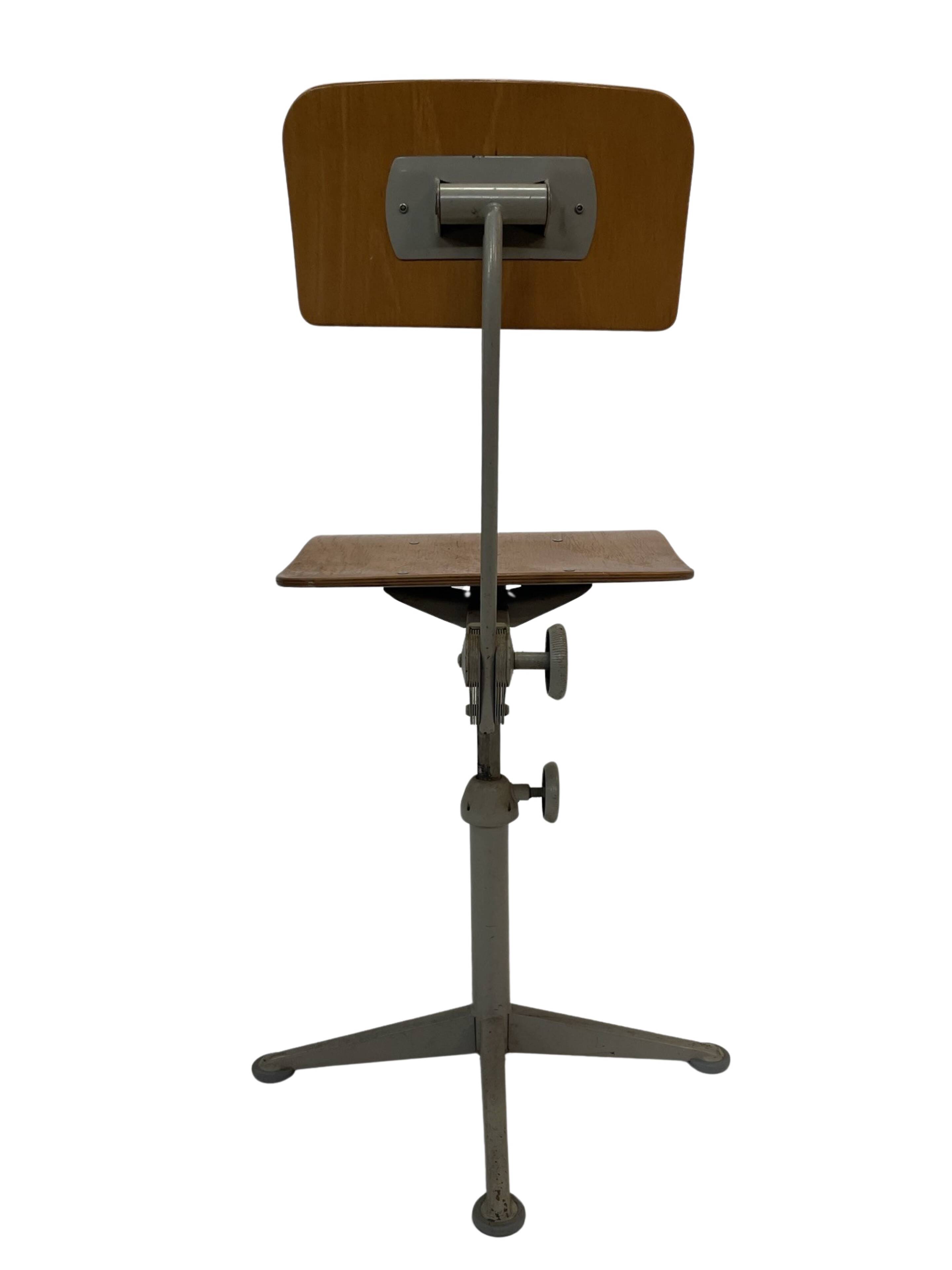 Friso Kramer work chair from Ahrend de Cirkel dutch design
