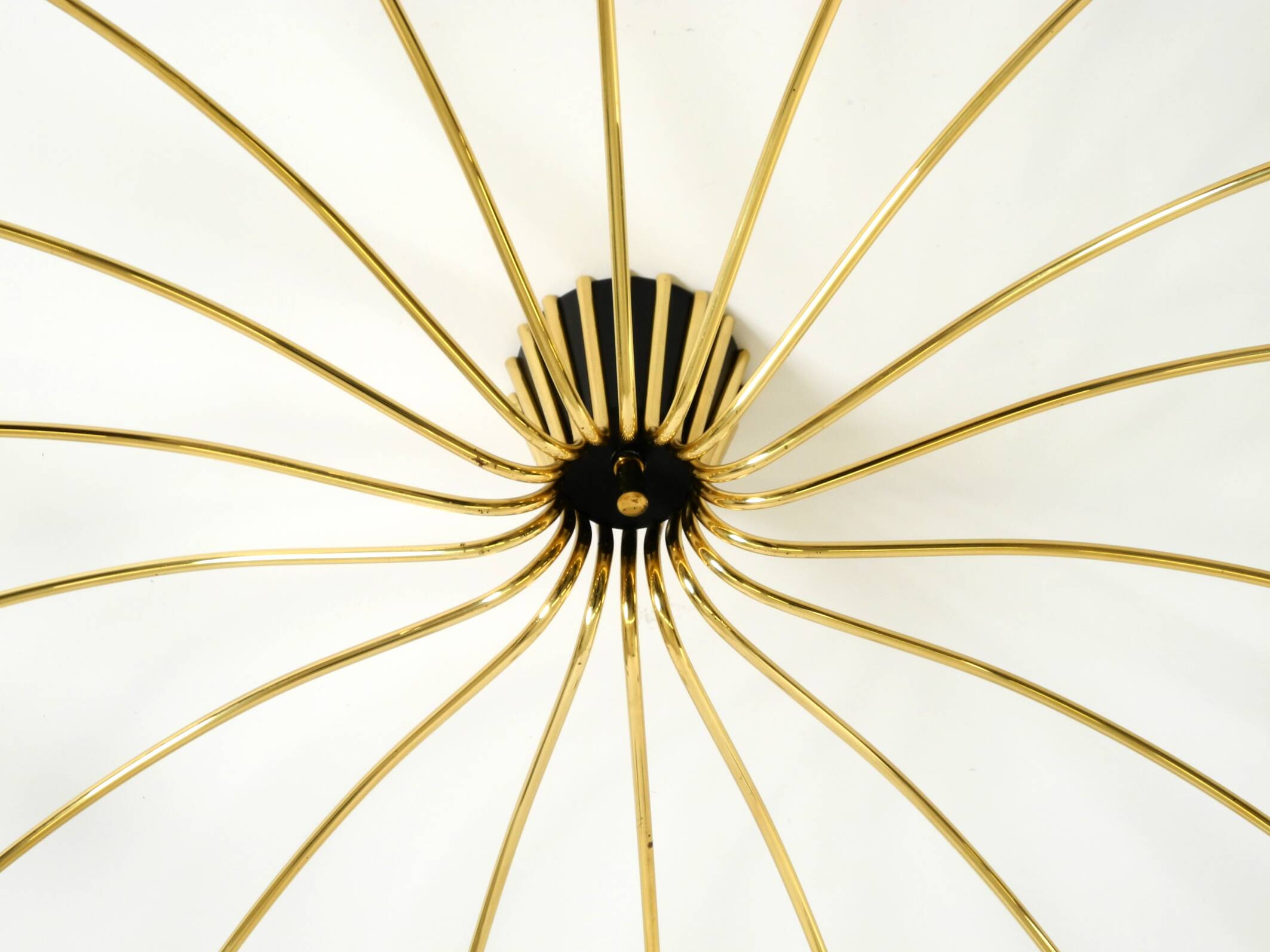 Huge 18-arm mid-century modern brass Sputnik ceiling lamp | Ø 113 cm