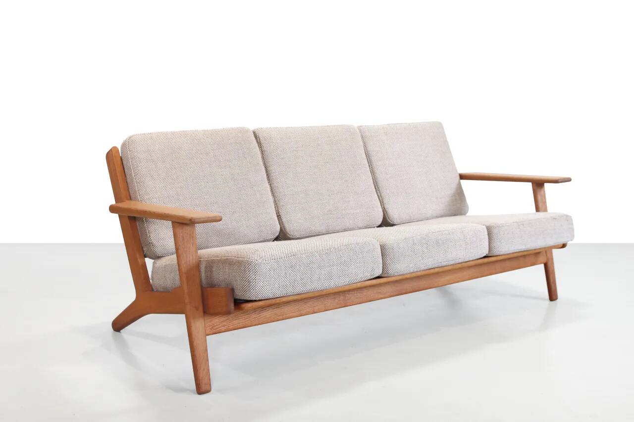 Oak Danish design sofa by Hans Wegner model GE290 for Getama
