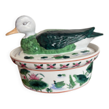 Large covered duck-shaped porcelain pot in China