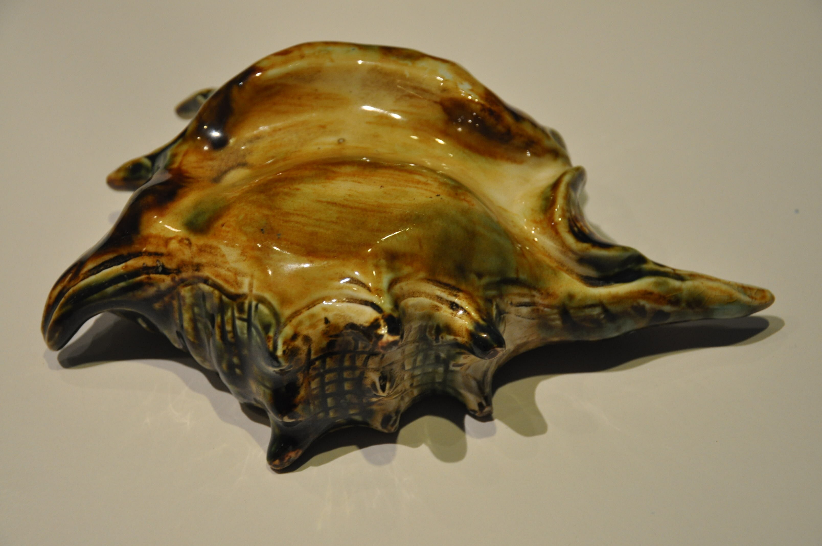 Ceramic shell ashtray