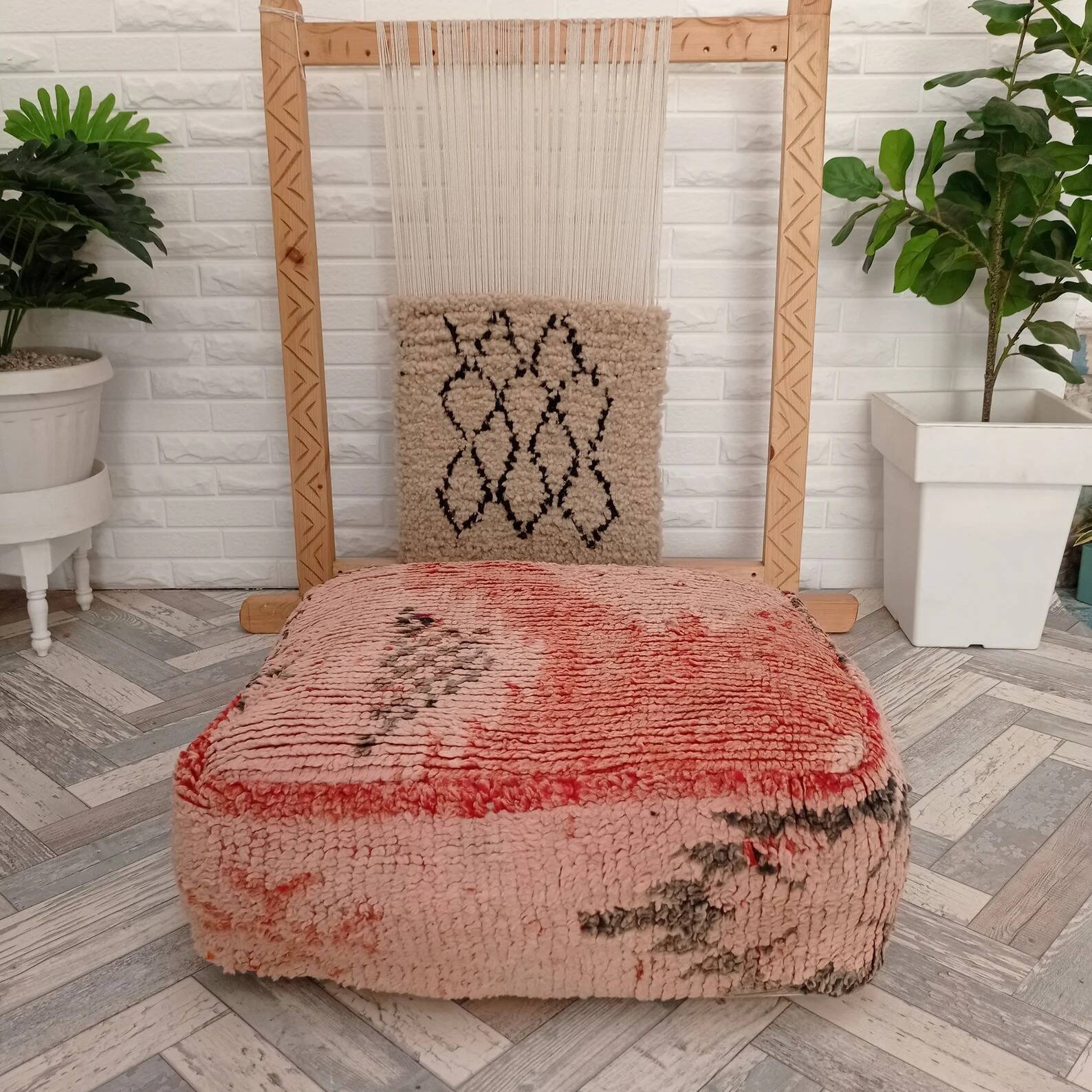 Handmade Berber pouf in wool 60 X 60 X 20 CM
