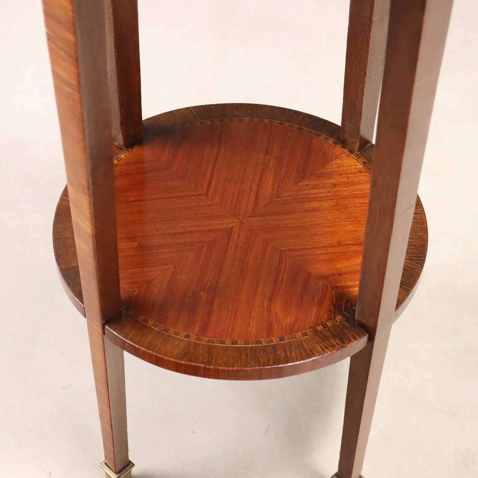 Antique bedside table in mahogany veneer, Italy, 19th century.
