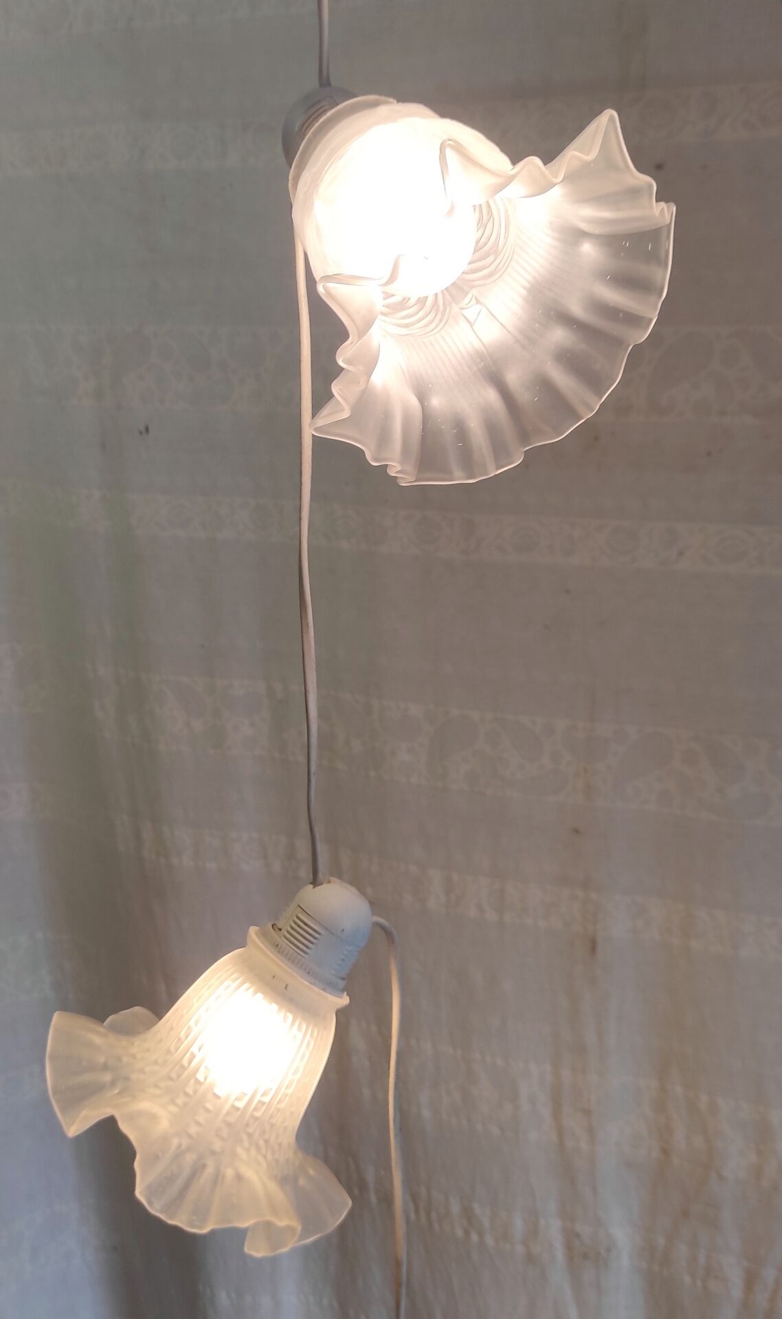 Suspension with 3 glass tulips - mid 20th century.