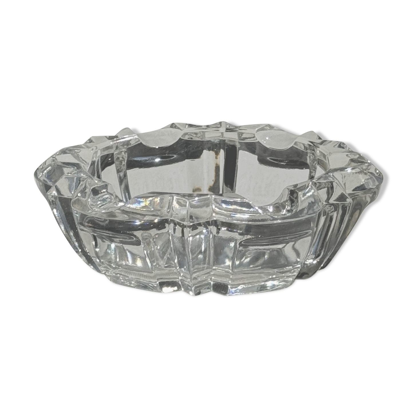 Classic geometric style glass ashtray