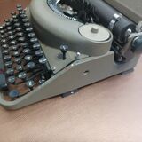 Typewriter Remington Noiseless 7 Army Green Made in France
