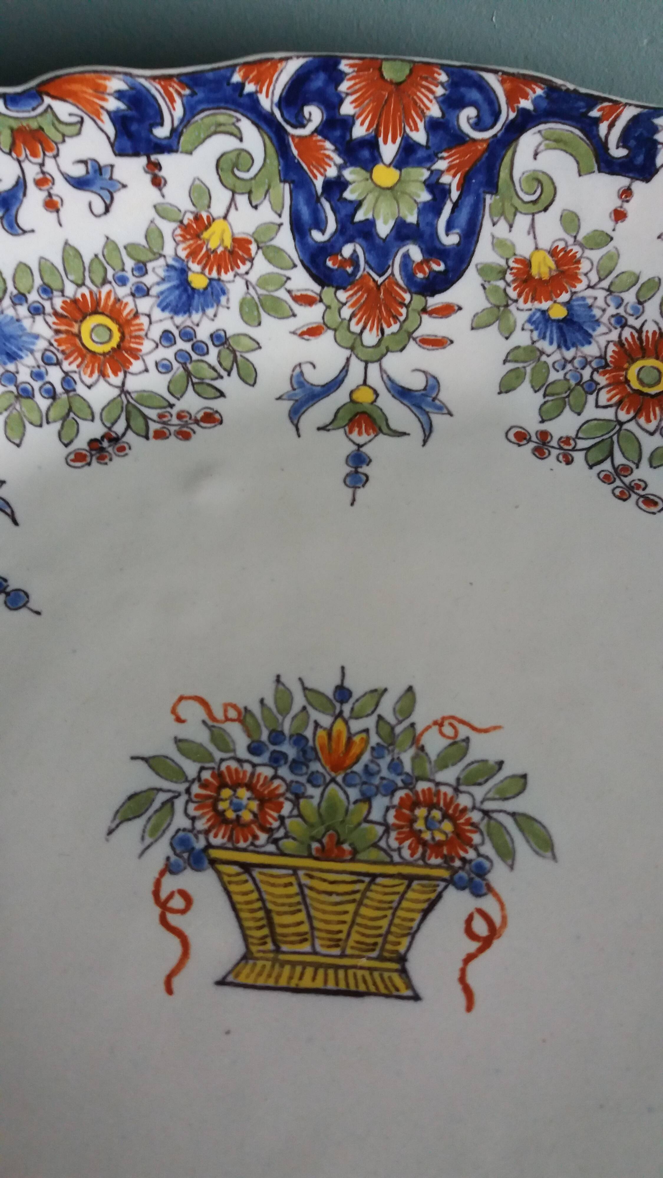 Assiette en faïence de Desvres signée Fourmaintraux Courquin 19 ieme