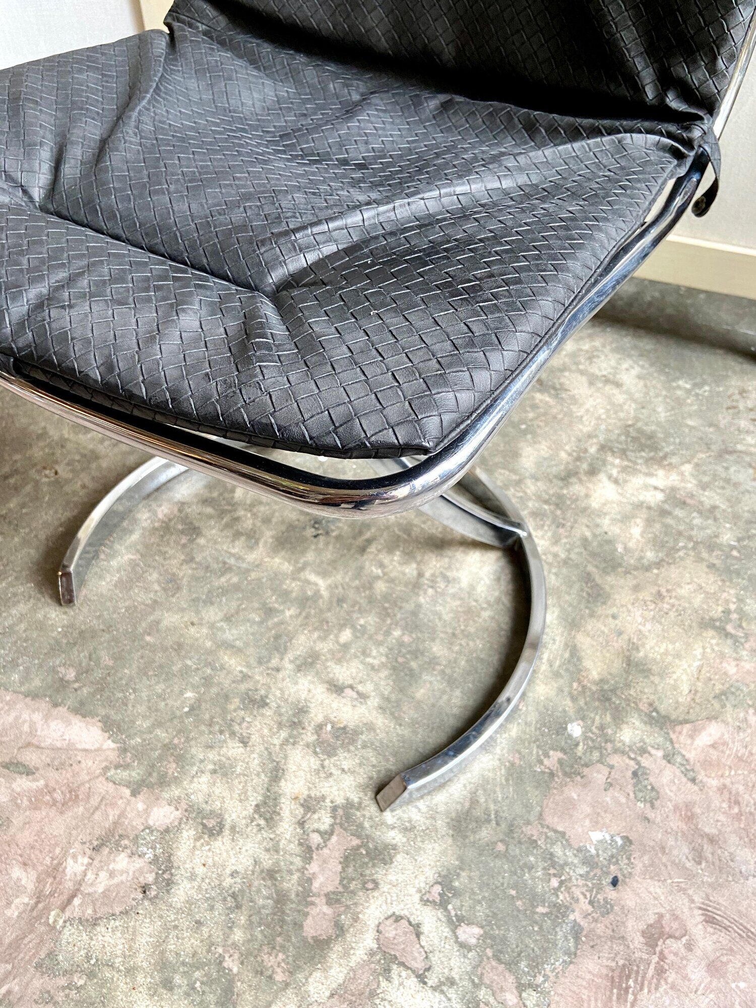 2 chairs in chromed metal and black woven skaï 1970s