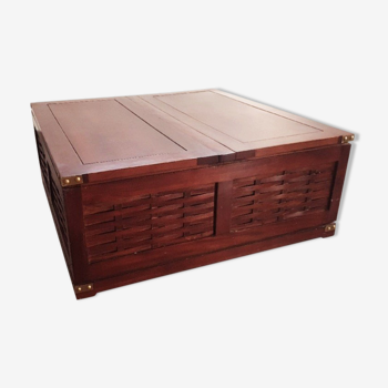 Coffee table mahogany chest