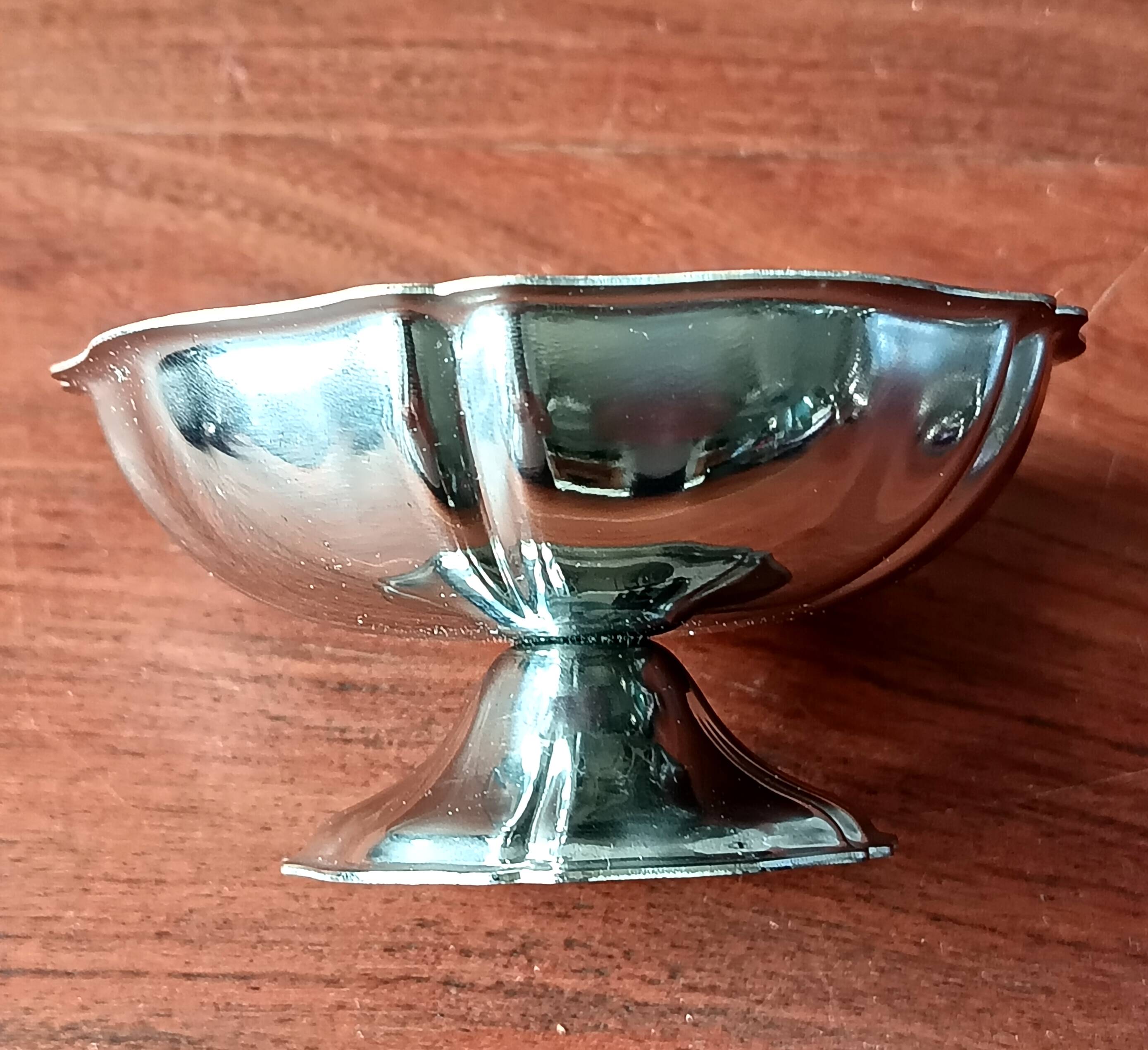 6 Guy Degrenne ice cream cups and spoons, Louis XV model