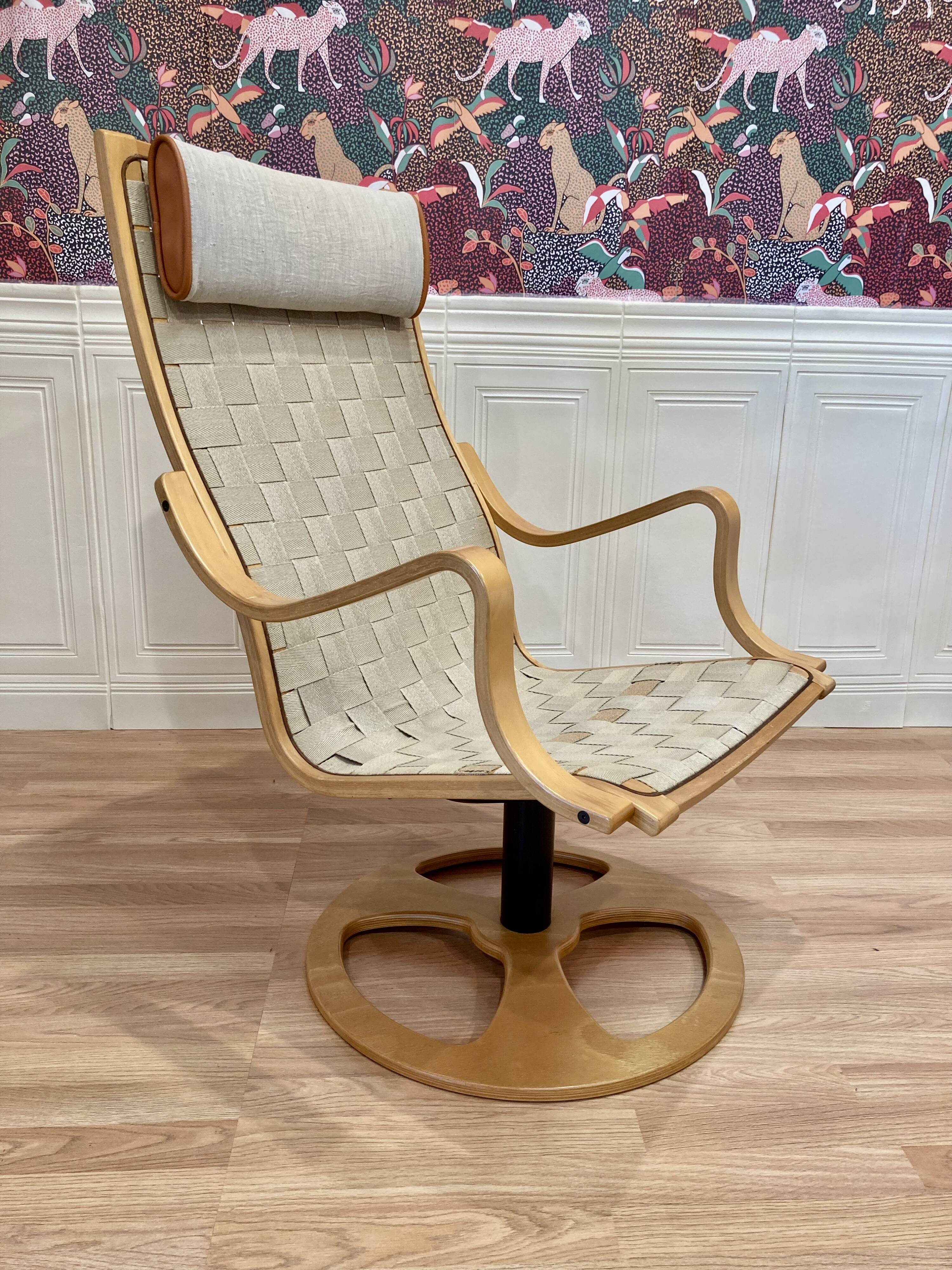 FAUTEUIL ET SON OTTOMAN "DESIGN SCANDINAVE".