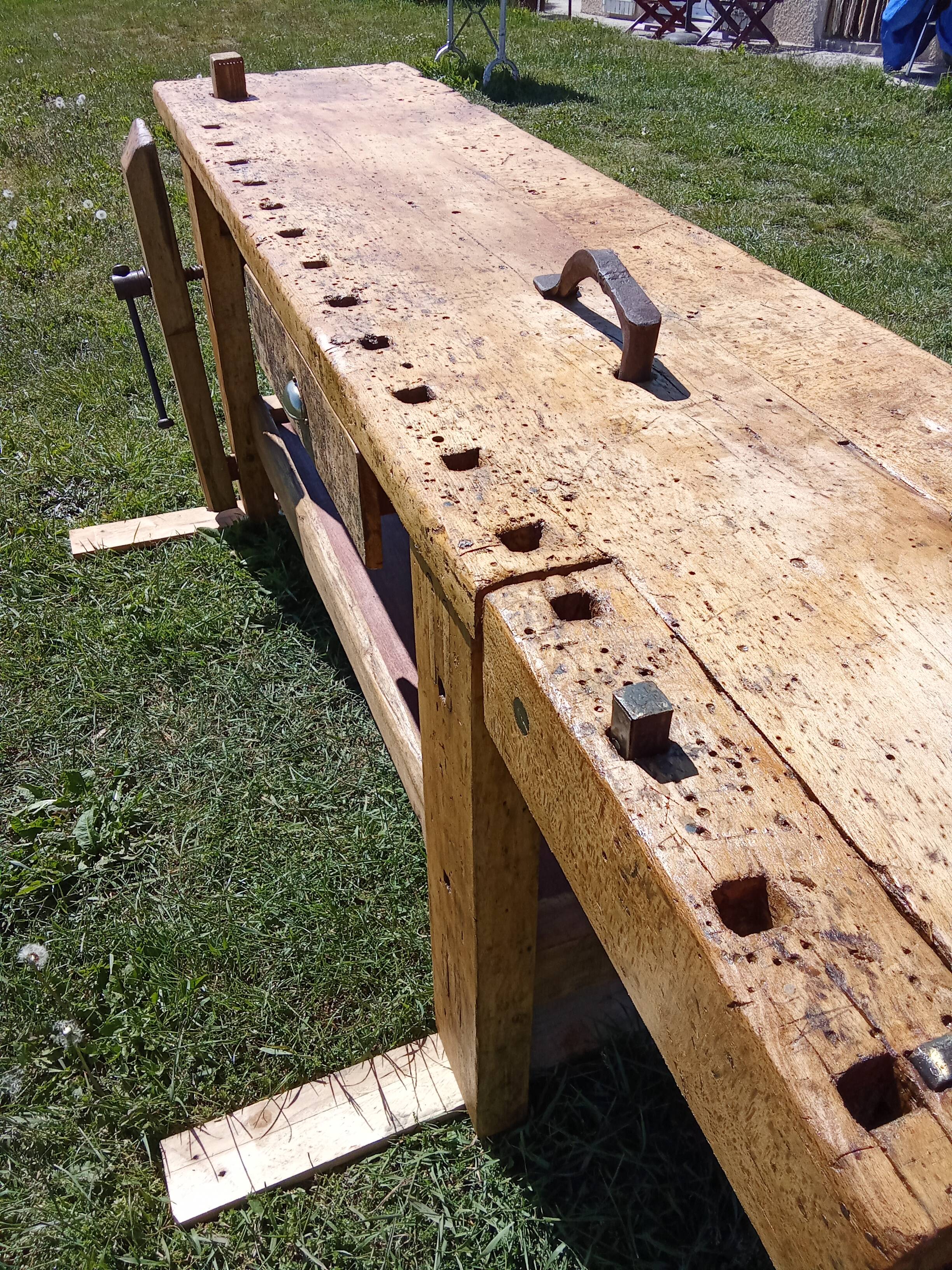 Antique wooden joiner's workbench / complete workbench