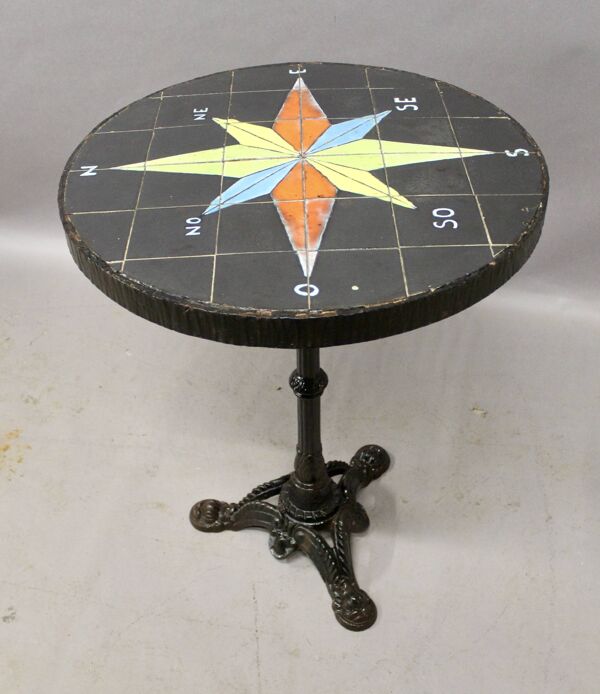 Guéridon dessus rose des vents en céramique