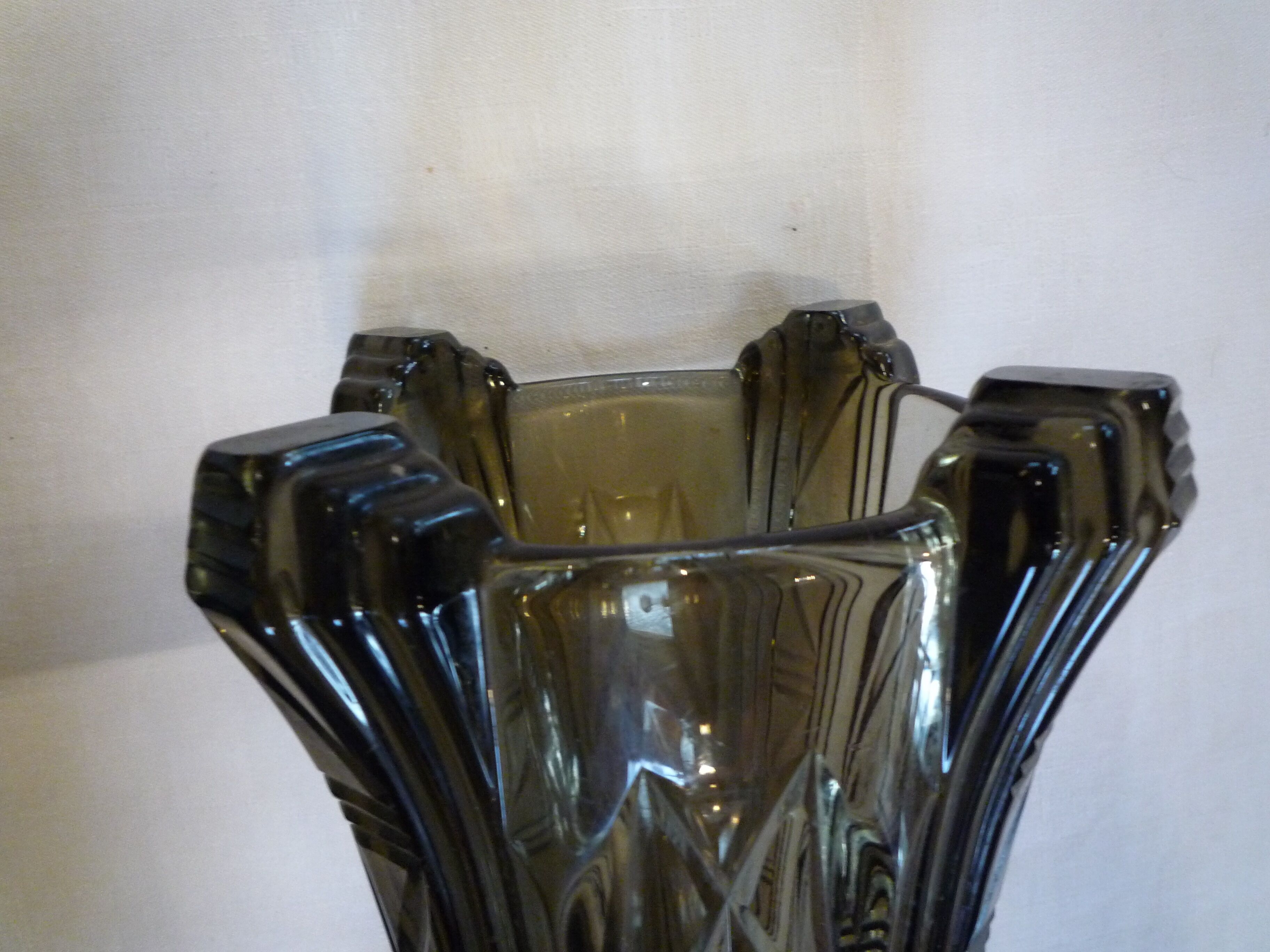 Glass vase art-deco France 1930