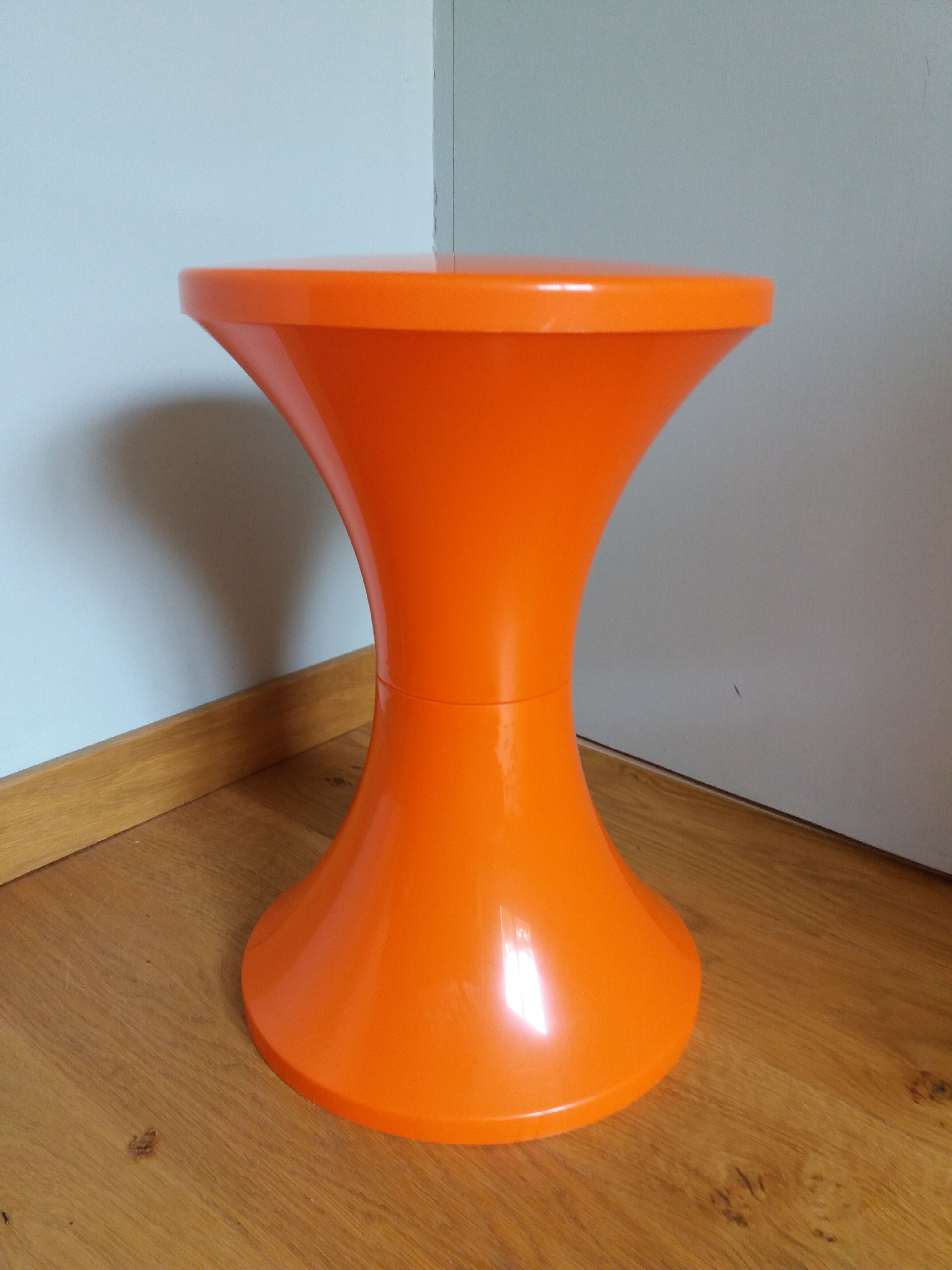 Tam Tam orange stool