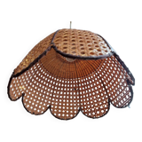 Flower suspension in rattan and wicker