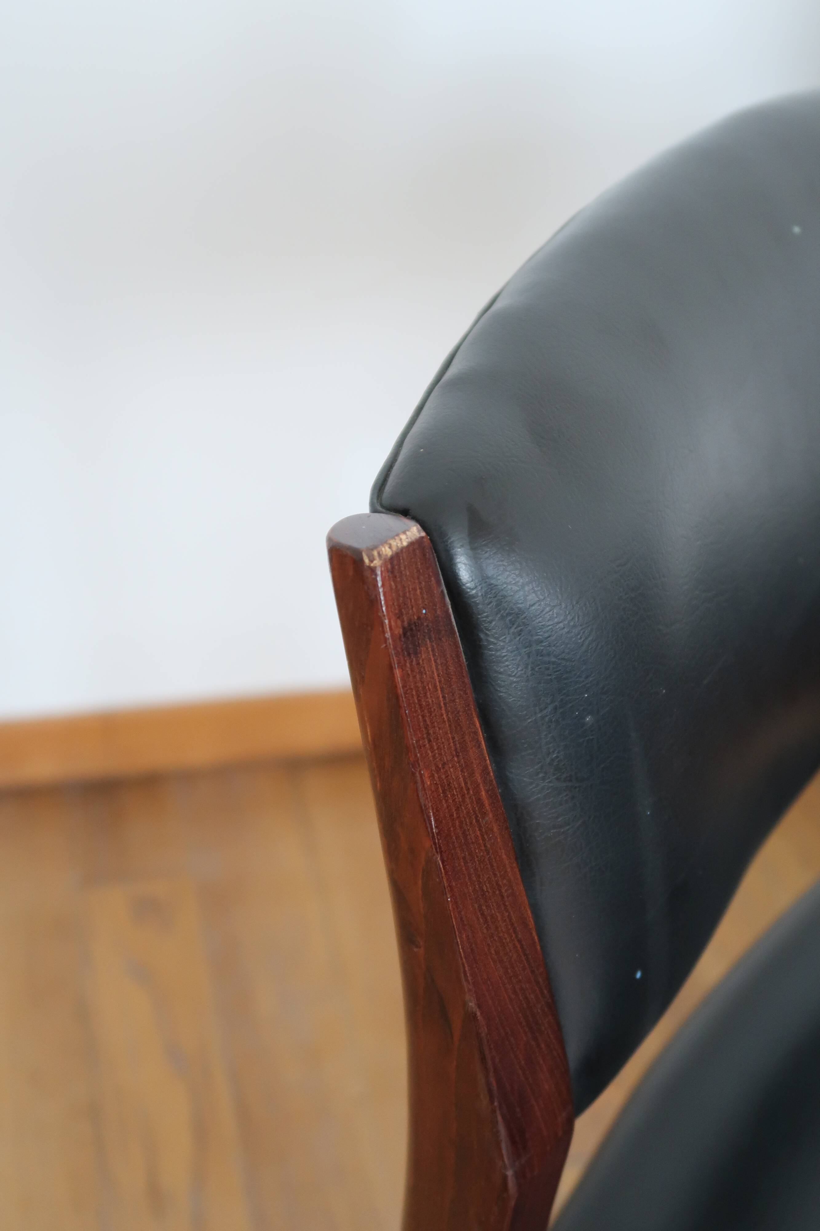 4 Scandinavian chairs skaï black