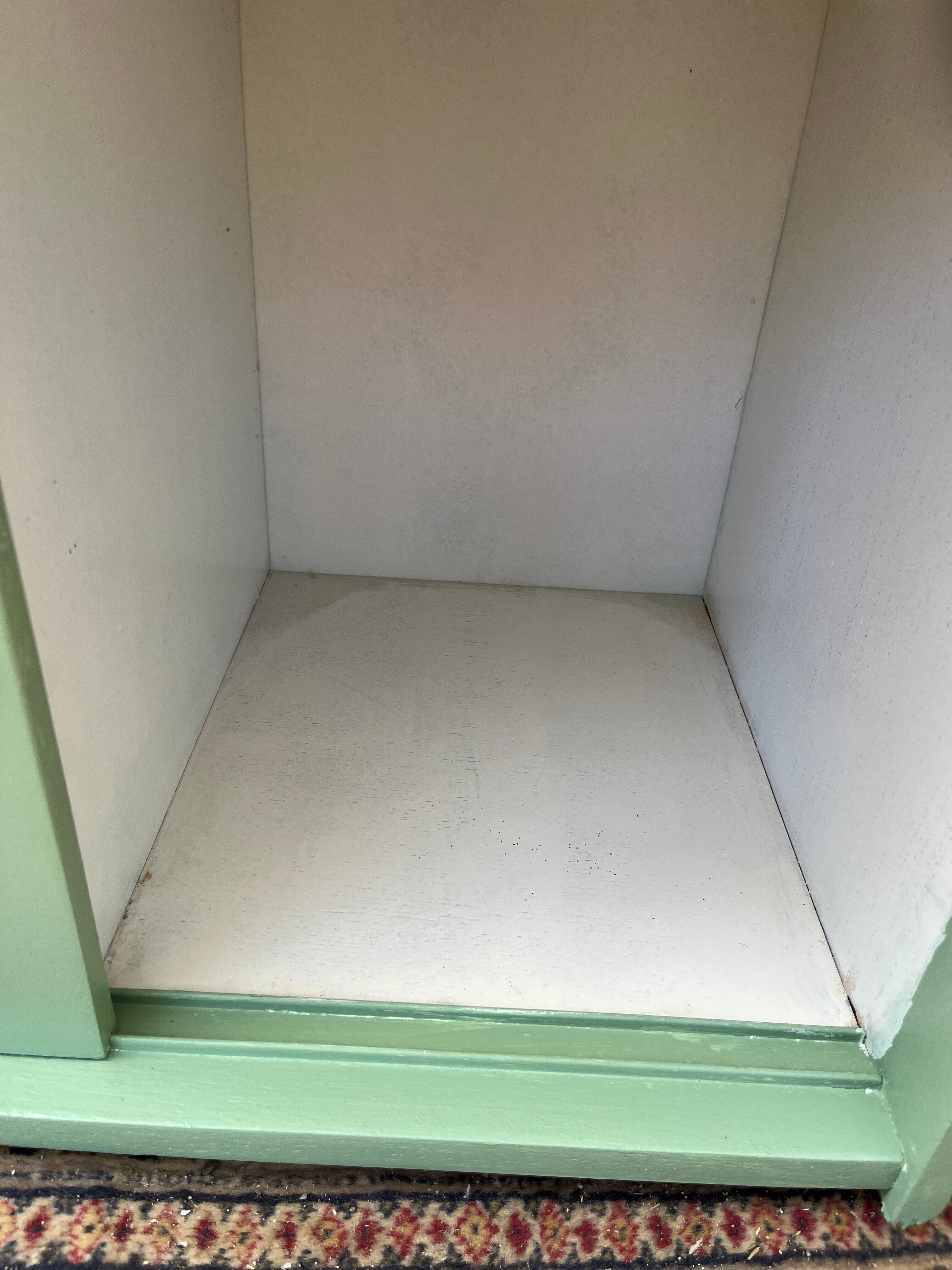 Hi-fi cabinet