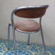 Chaise en velours beige et chrome forme courbée vintage 1950