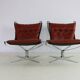 Seventies design special chromed metal Falcon chairs and table by Sigurd Re